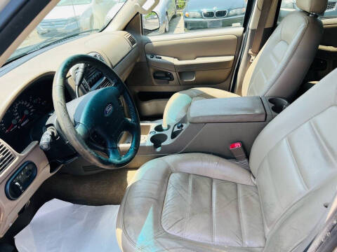 2005 Ford Explorer XLT