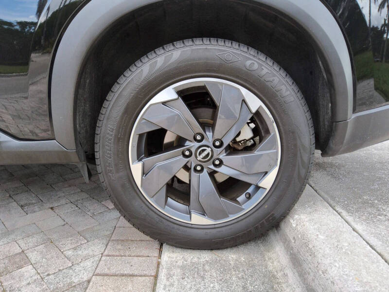 2024 Nissan Rogue SV