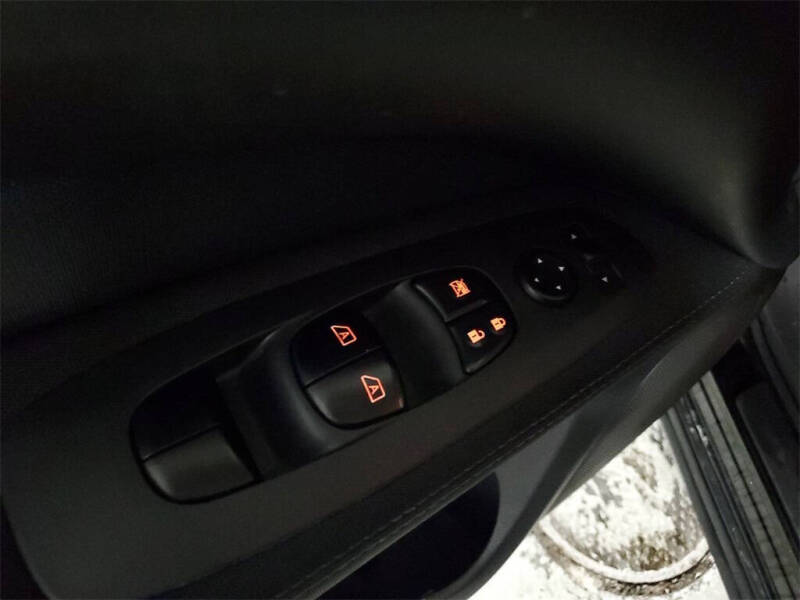 2017 Nissan Pathfinder SV