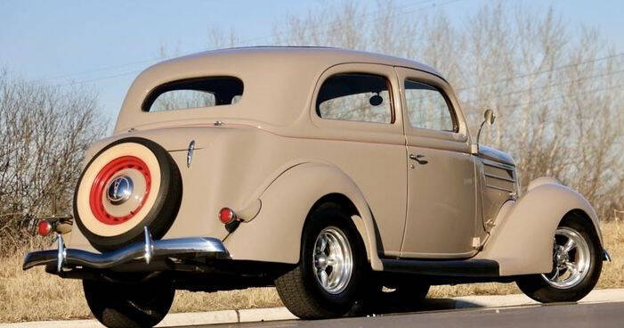 1936 Ford Custom 90