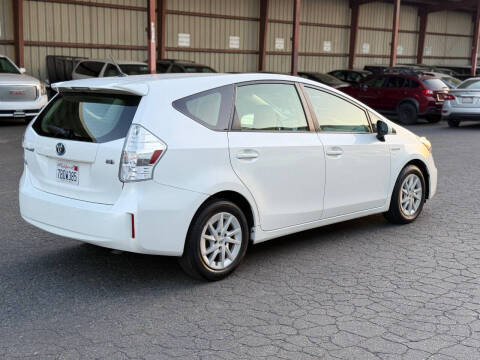 2013 Toyota Prius v Two