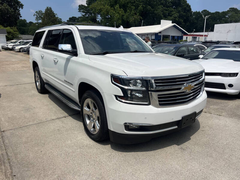 2015 Chevrolet Suburban LTZ's photo