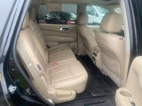 2018 Nissan Pathfinder SV