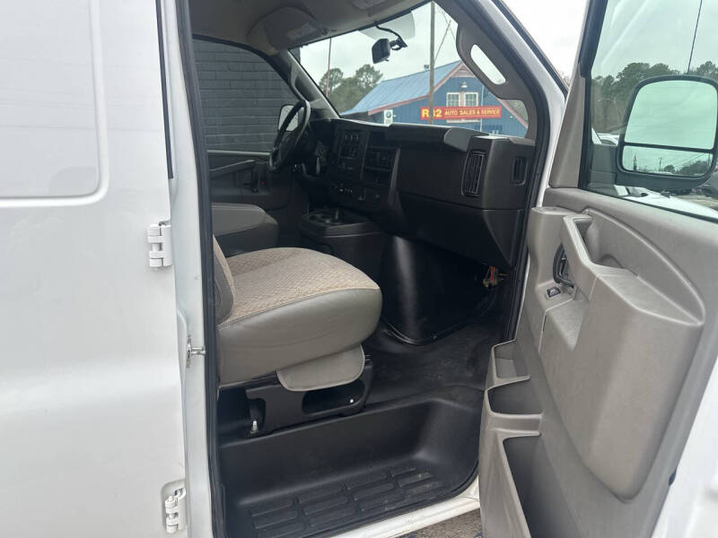 2023 Chevrolet Express 2500