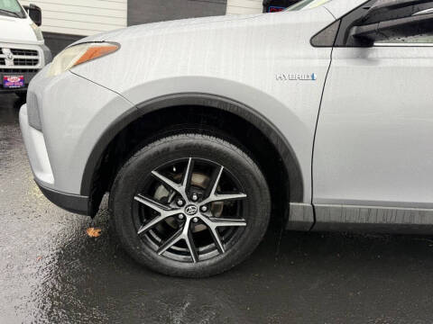 2017 Toyota RAV4 Hybrid SE