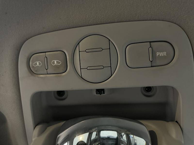 2007 Hyundai Entourage SE