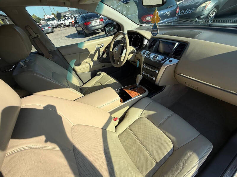 2011 Nissan Murano LE