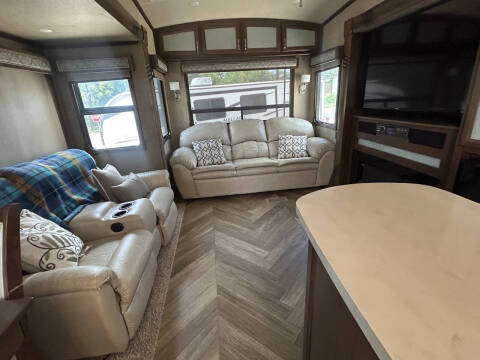 2016 CEDAR CREEK 38EL