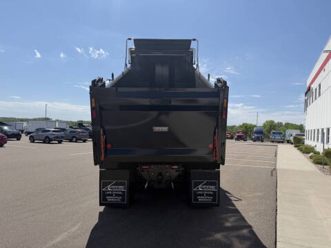 2027 Freightliner 114 SD