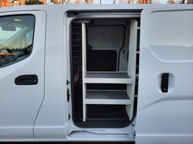 2021 Nissan NV200 SV photo 18