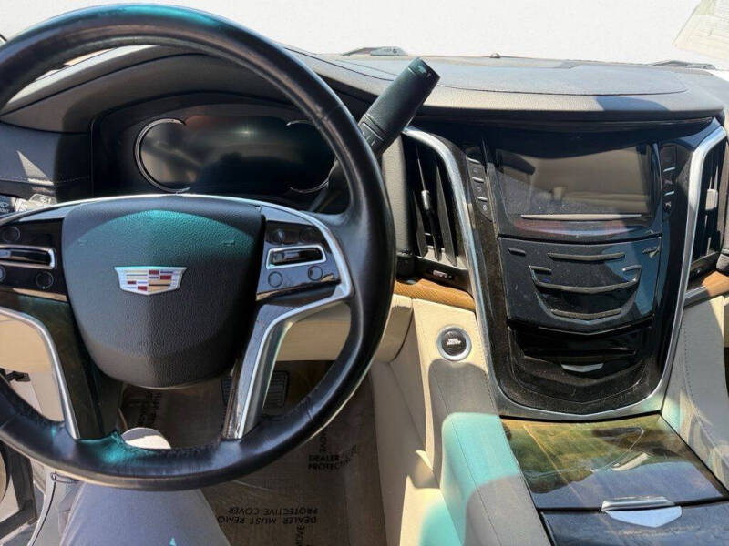 2019 Cadillac Escalade Standard