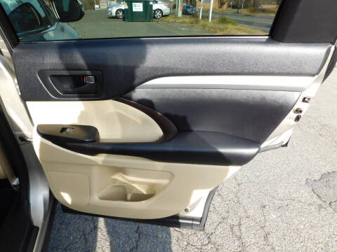 2016 Toyota Highlander LE Plus