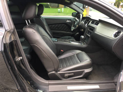 2012 Ford Mustang V6 Premium