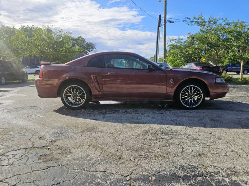 2004 Ford Mustang