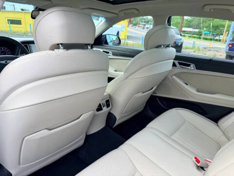 2017 Genesis G80