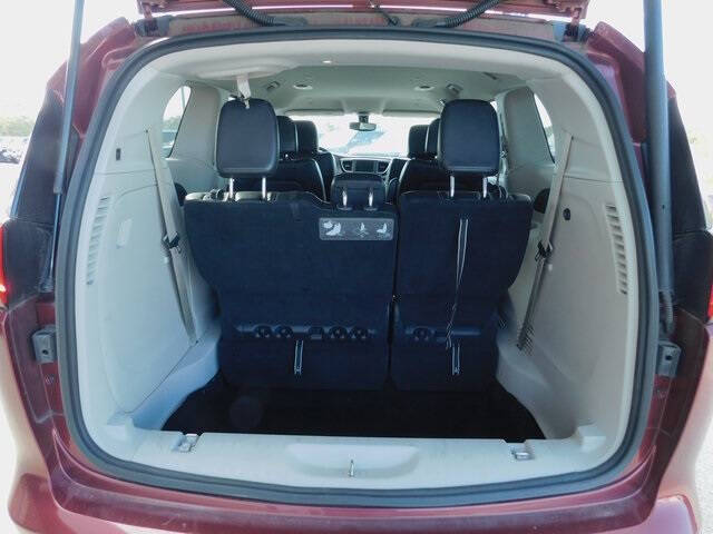 2020 Chrysler Voyager LXi