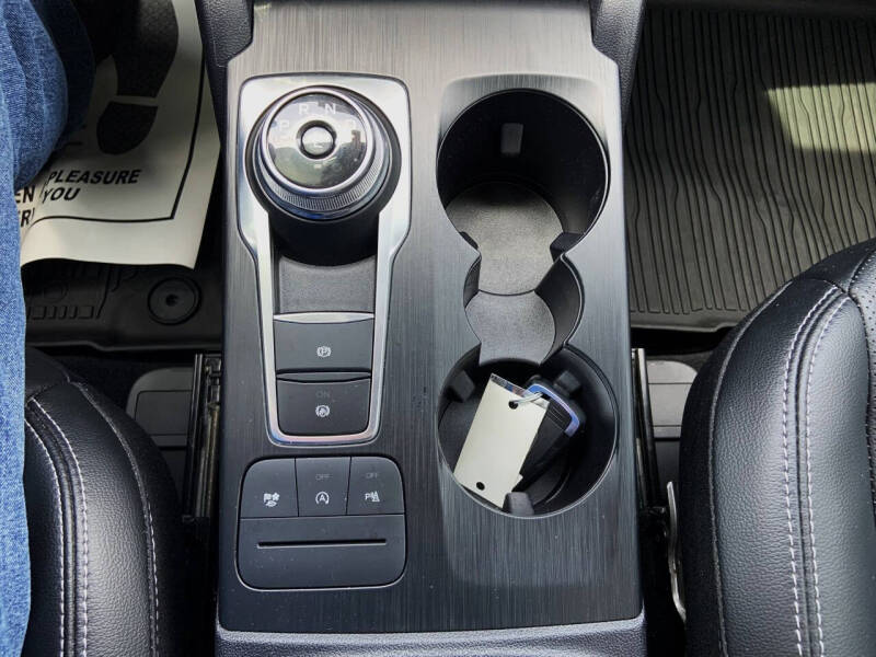 2022 Ford Escape Titanium