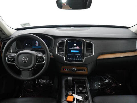 2024 Volvo XC90 B6 Core Bright Theme