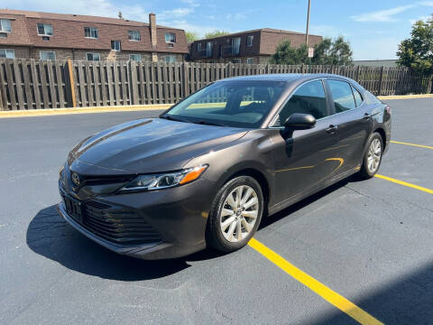 2018 Toyota Camry for sale at TOP YIN MOTORS in Mount Prospect IL