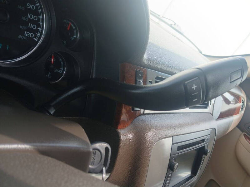 2011 GMC Yukon XL SLT 2500
