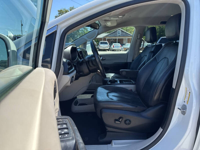 2020 Chrysler Pacifica Touring L