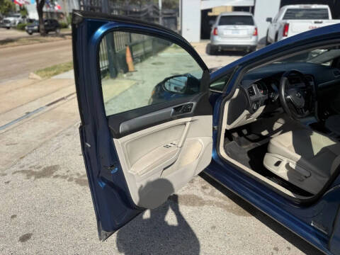 2017 Volkswagen Golf TSI Wolfsburg Edition