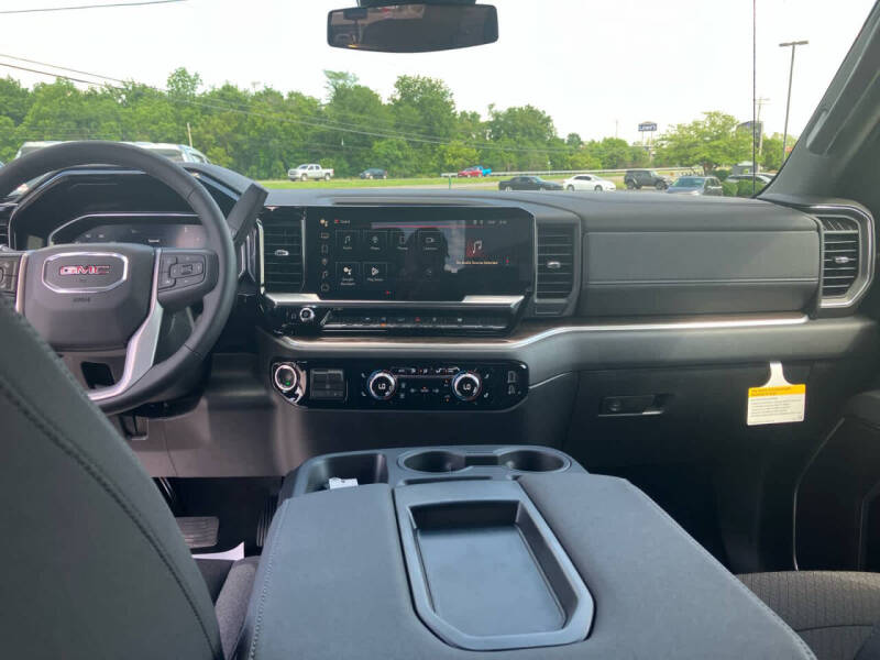 2026 GMC Sierra 1500 Elevation Standard