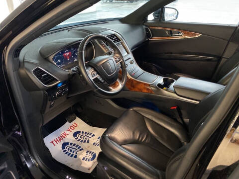 2019 Lincoln Nautilus Select