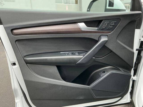 2022 Audi Q5 quattro Premium 40 TFSI