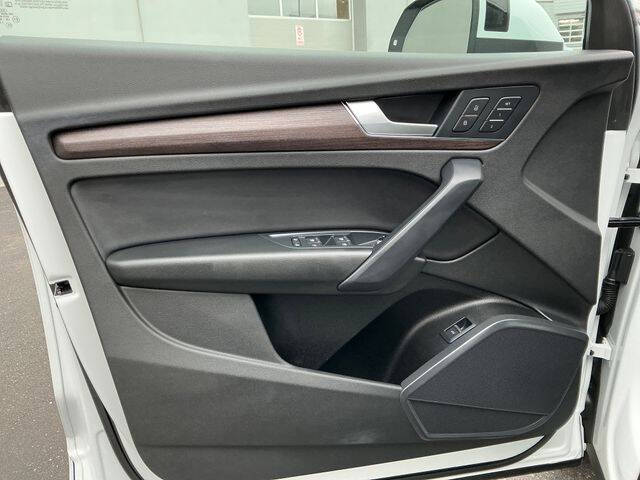 2022 Audi Q5 quattro Premium 40 TFSI