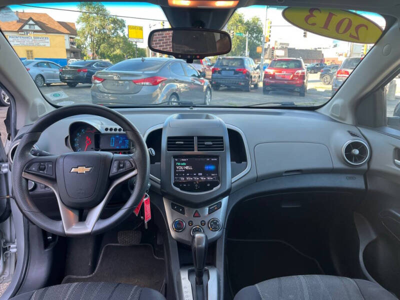 2013 Chevrolet Sonic LT Auto