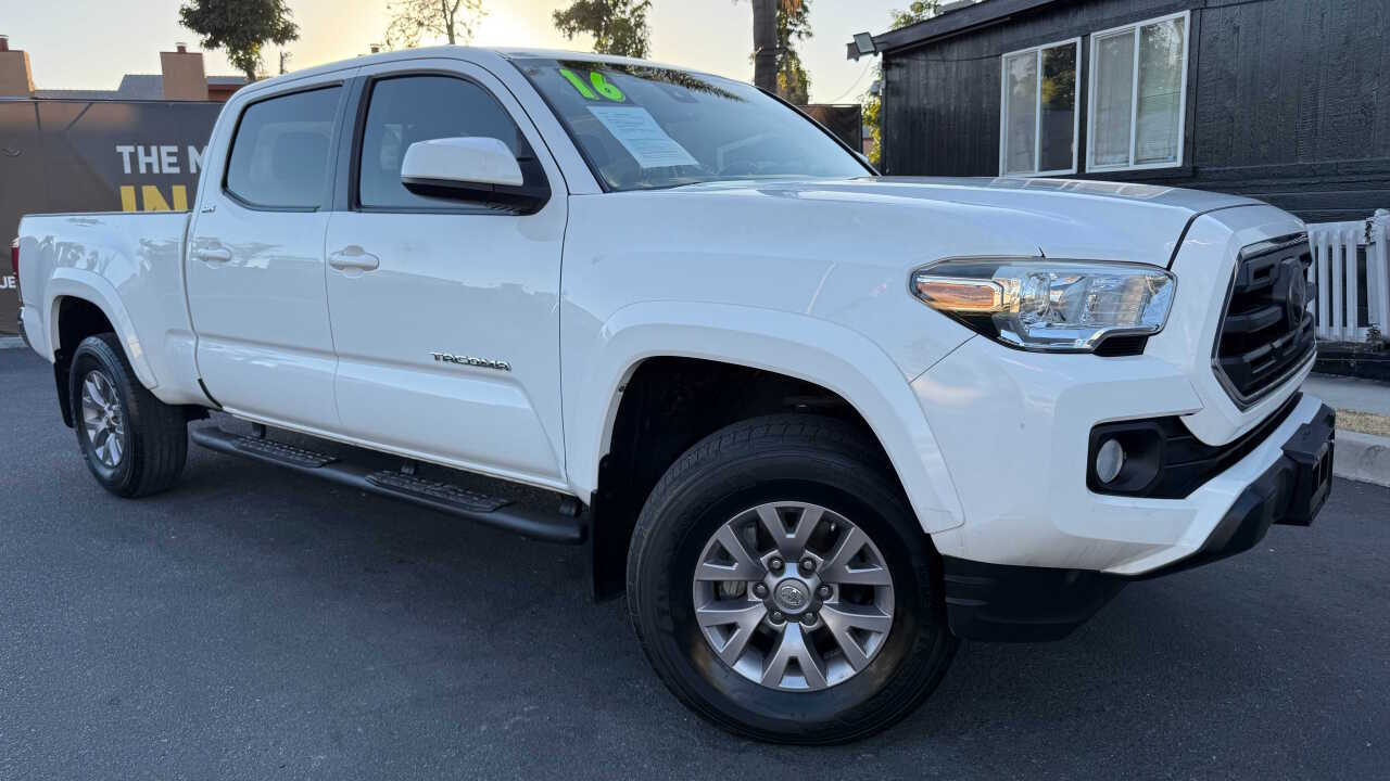 2019-toyota-tacoma-sr5-pickup-4d-6-ft.jpg