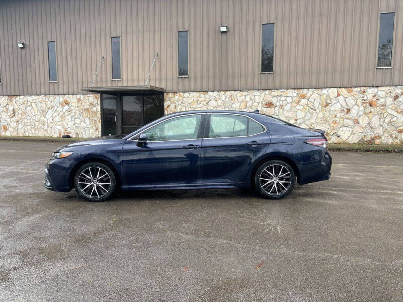 Used 2022 Toyota Camry SE with VIN 4T1G11AK0NU681712 for sale in Maysville, KY