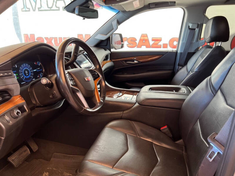 2017 Cadillac Escalade Luxury