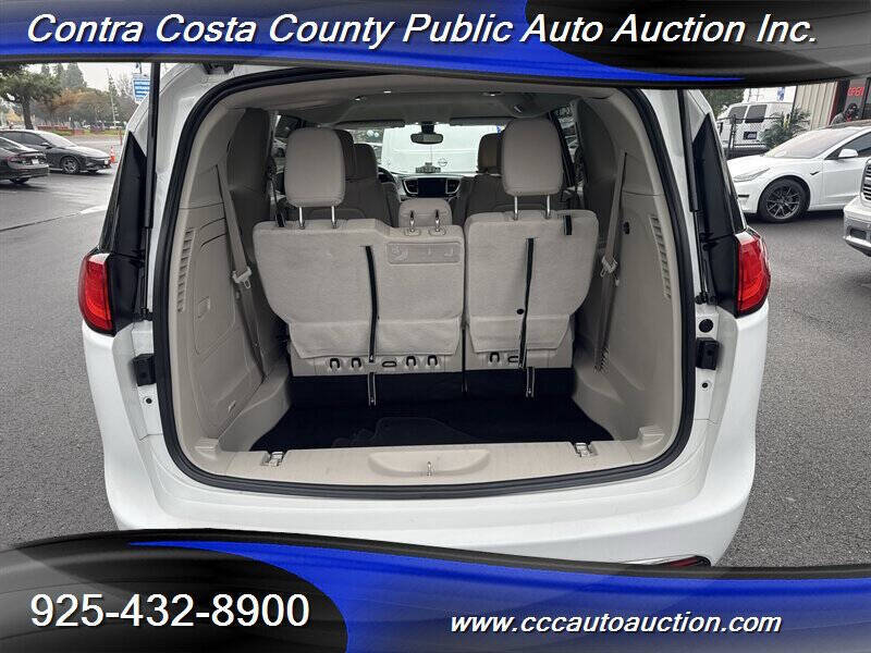 2017 Chrysler Pacifica Hybrid Touring Plus