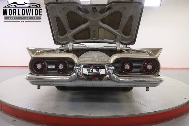 1959 Ford Thunderbird