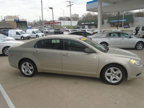 2011 Chevrolet Malibu for sale at GRC OF KC in Gladstone MO