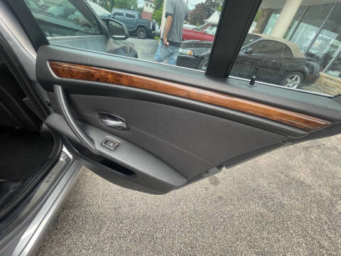 2010 BMW 5 Series 528i