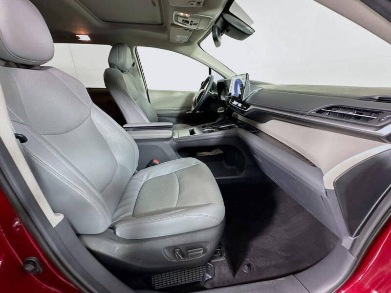 2024 Toyota Sienna Limited 7-Passenger