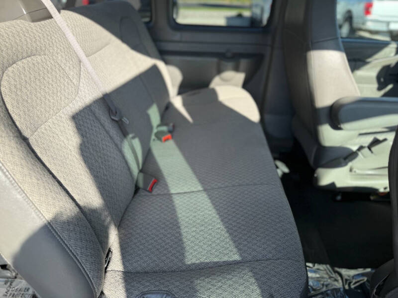 2023 Chevrolet Express LS 3500