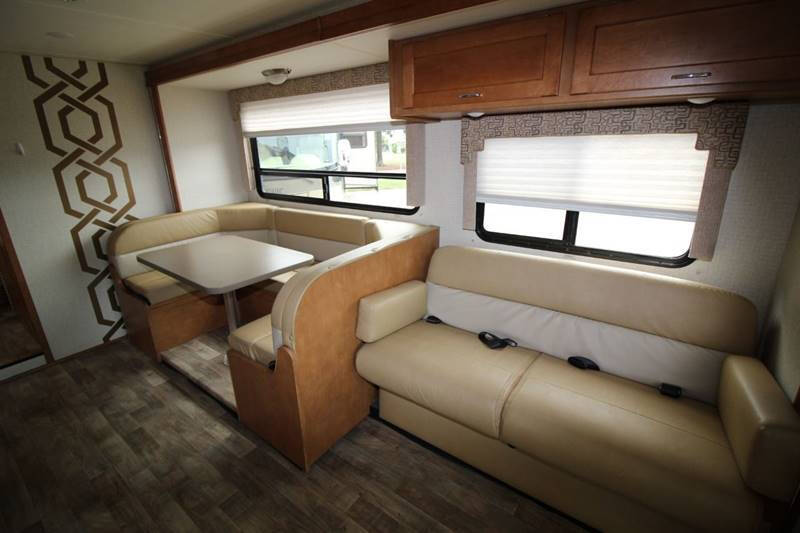 2017 Winnebago MINNIE WINNIE 31K