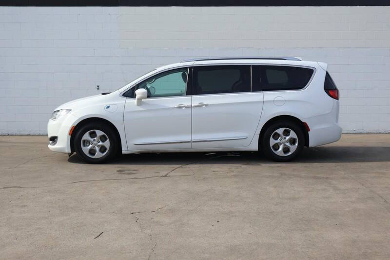 2018 Chrysler Pacifica Hybrid Touring L