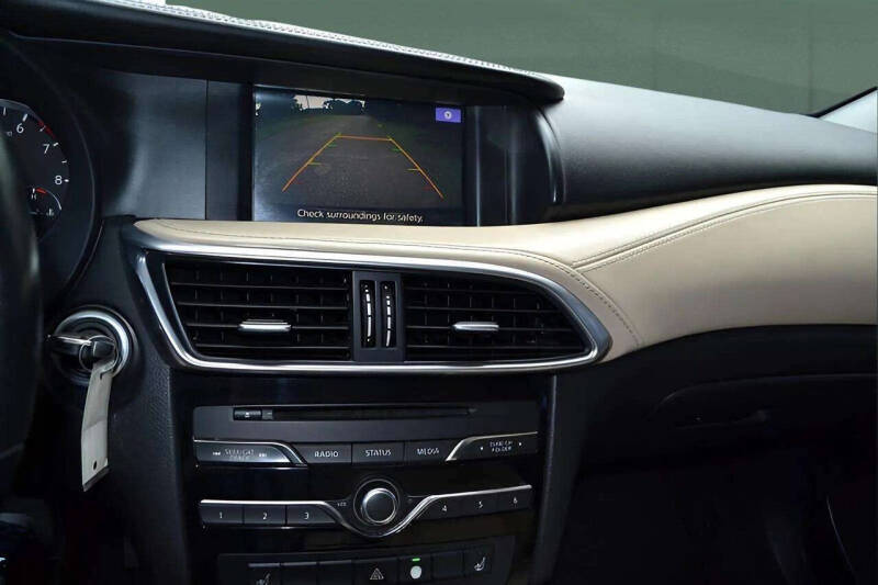 2017 Infiniti QX30 Luxury