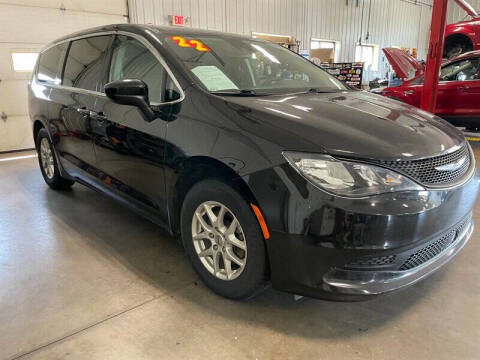 2022 Chrysler Voyager LX