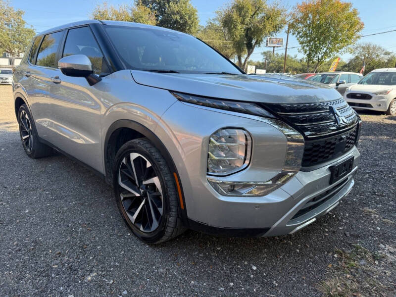 2023 Mitsubishi Outlander SE