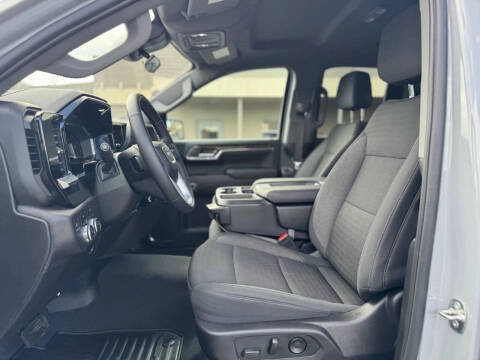 2024 GMC Sierra 1500 Elevation Standard