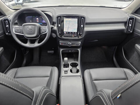 2026 Volvo XC40 B5 Core