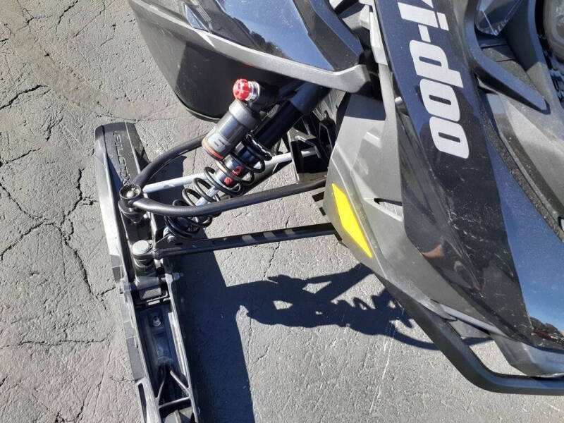 2024 Ski-Doo Renegade® X-RS® 900