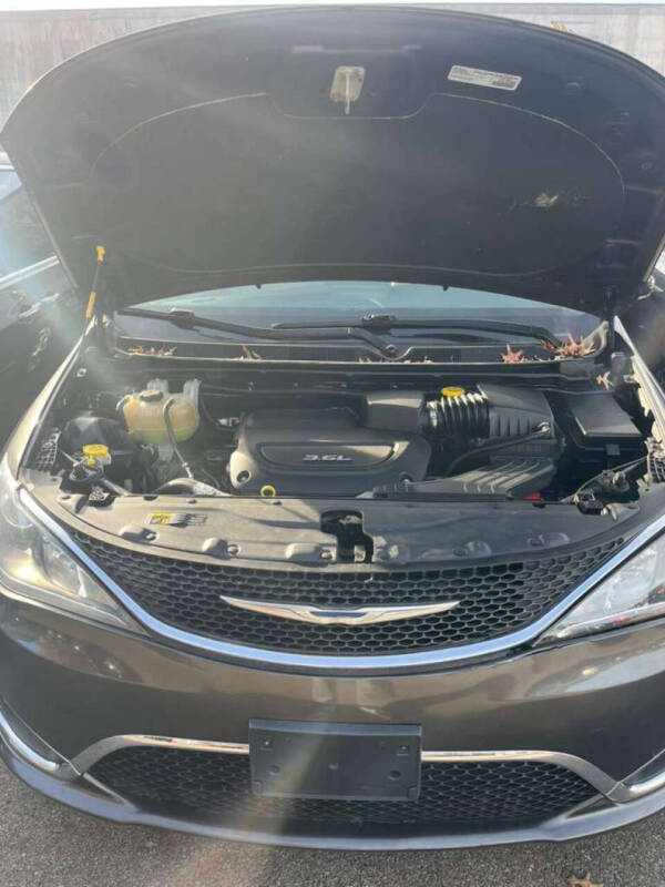 2017 Chrysler Pacifica Touring-L Plus