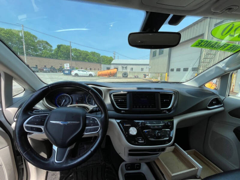 2020 Chrysler Pacifica Touring L